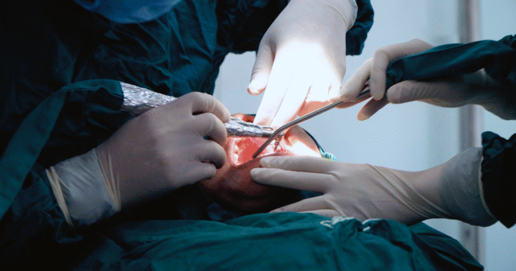 Vì sao nhiều người chọn BS Bùi Hưng – Nha khoa Olympia để cấy ghép Implant?