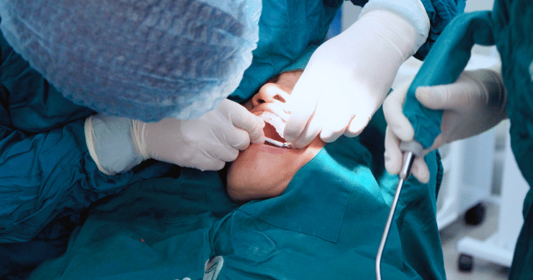 Trồng răng không cần ghép xương – có được không?