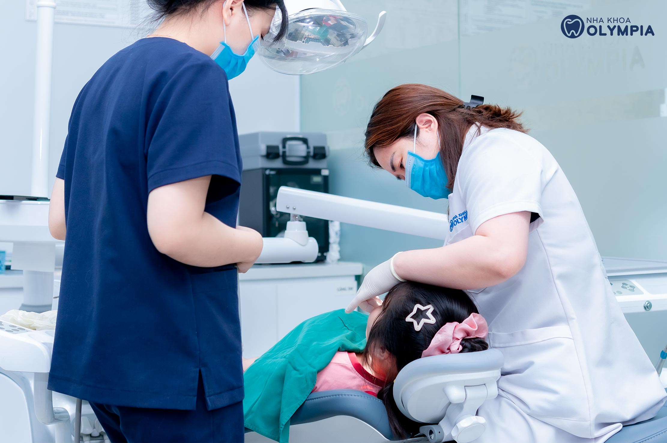 Chọn nha khoa có bác sĩ chỉnh nha chuyên sâu, nhiều năm kinh nghiệm, từng thực hiện > 500 ca trở lên.