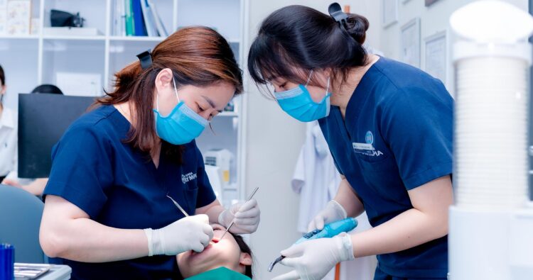 Niềng răng ở viện lớn hay nha khoa chuyên sâu – Đâu là lựa chọn phù hợp với bạn?