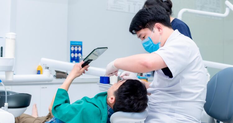 chi phí trồng răng tại nha khoa olympia