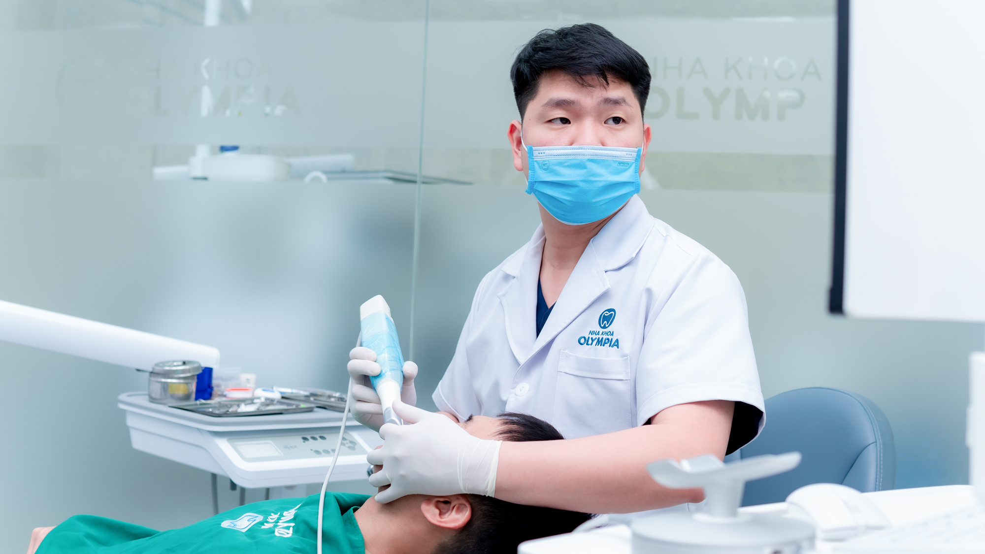 Vì sao chi phí trồng răng kỹ thuật số có thể cao hơn?