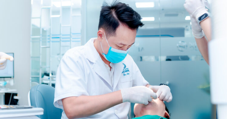 Ưu điểm vượt trội khi trồng răng Implant toàn hàm cùng ThS BS Phạm Hùng Sơn