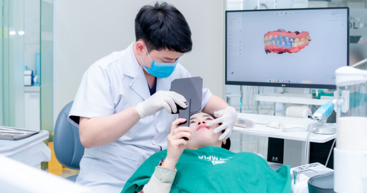 18 tuổi – độ tuổi “giao thời” chưa hoàn toàn trưởng thành về mặt xương hàm