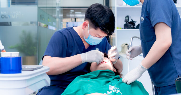 Trồng răng Implant có đau không?