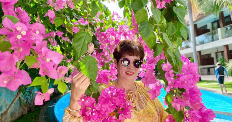 Người có khuôn mặt lệch nên chọn loại abutment nào khi trồng răng Implant