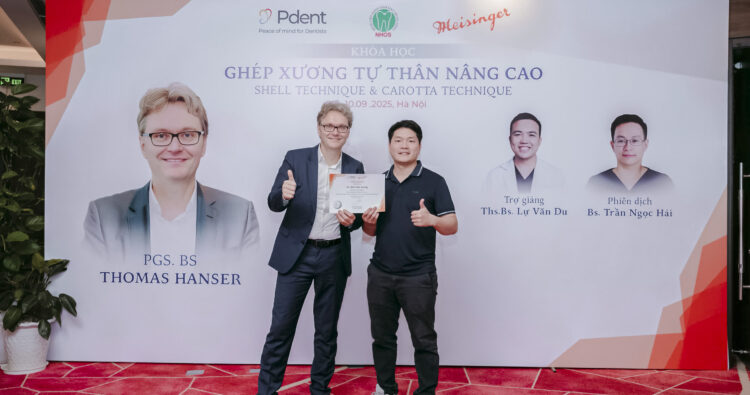 Bác sĩ Bùi Hưng tại khóa học Chuyên sâu về Ghép xương tự thân nâng cao với PGS.BS Thomas Hanser