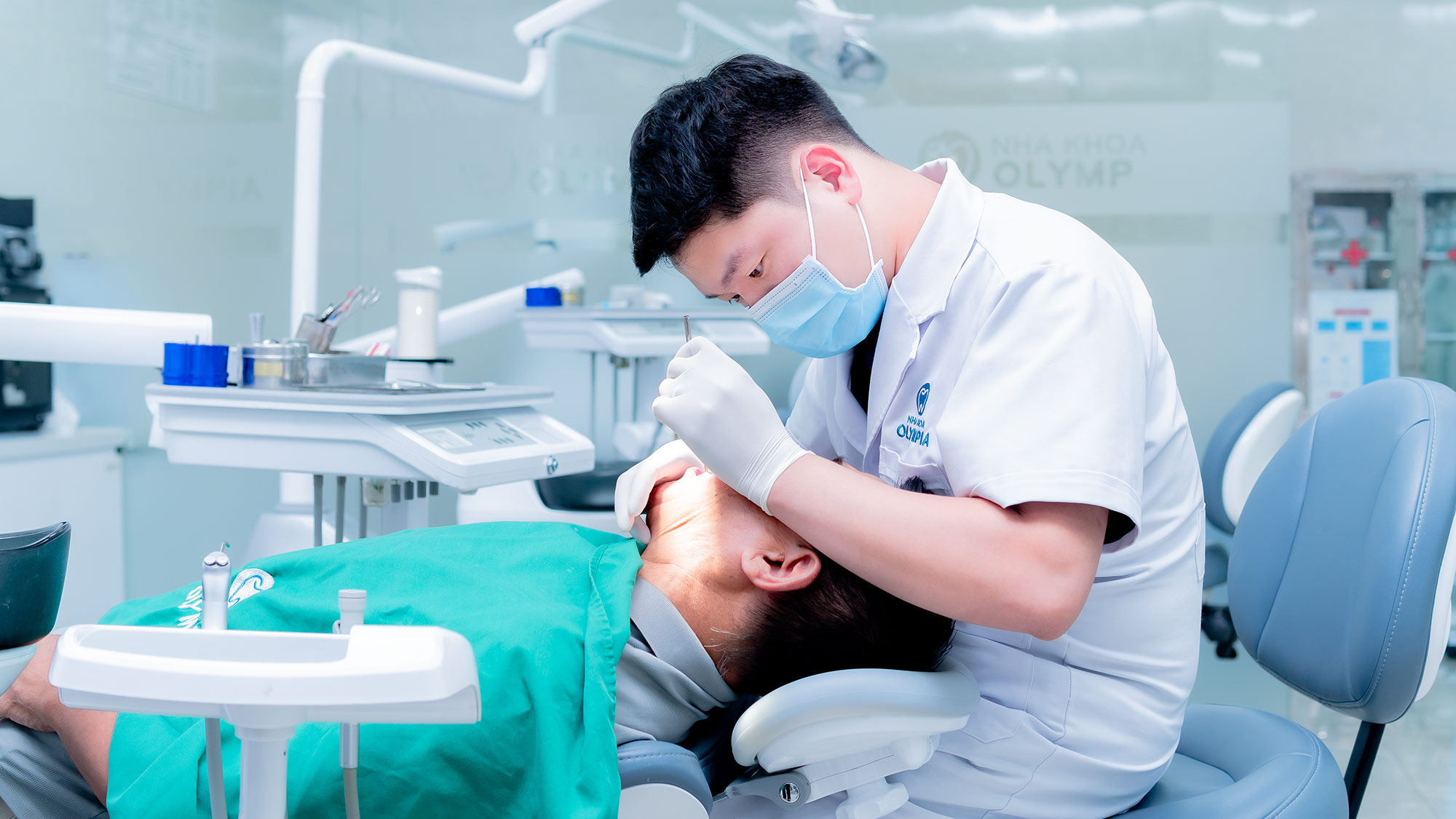 Vì sao tái khám sau trồng Implant là bắt buộc?