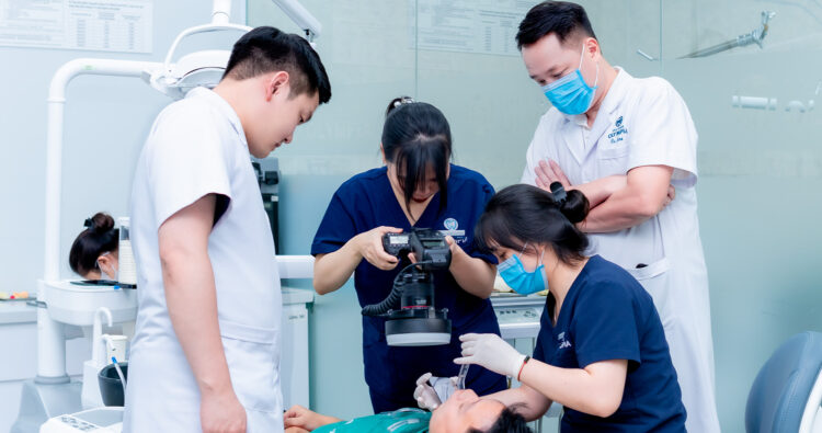 Bộ đôi vàng của Nha khoa Olympia có sự kết hợp giữa nha khoa hiện đại số hóa và kinh nghiệm