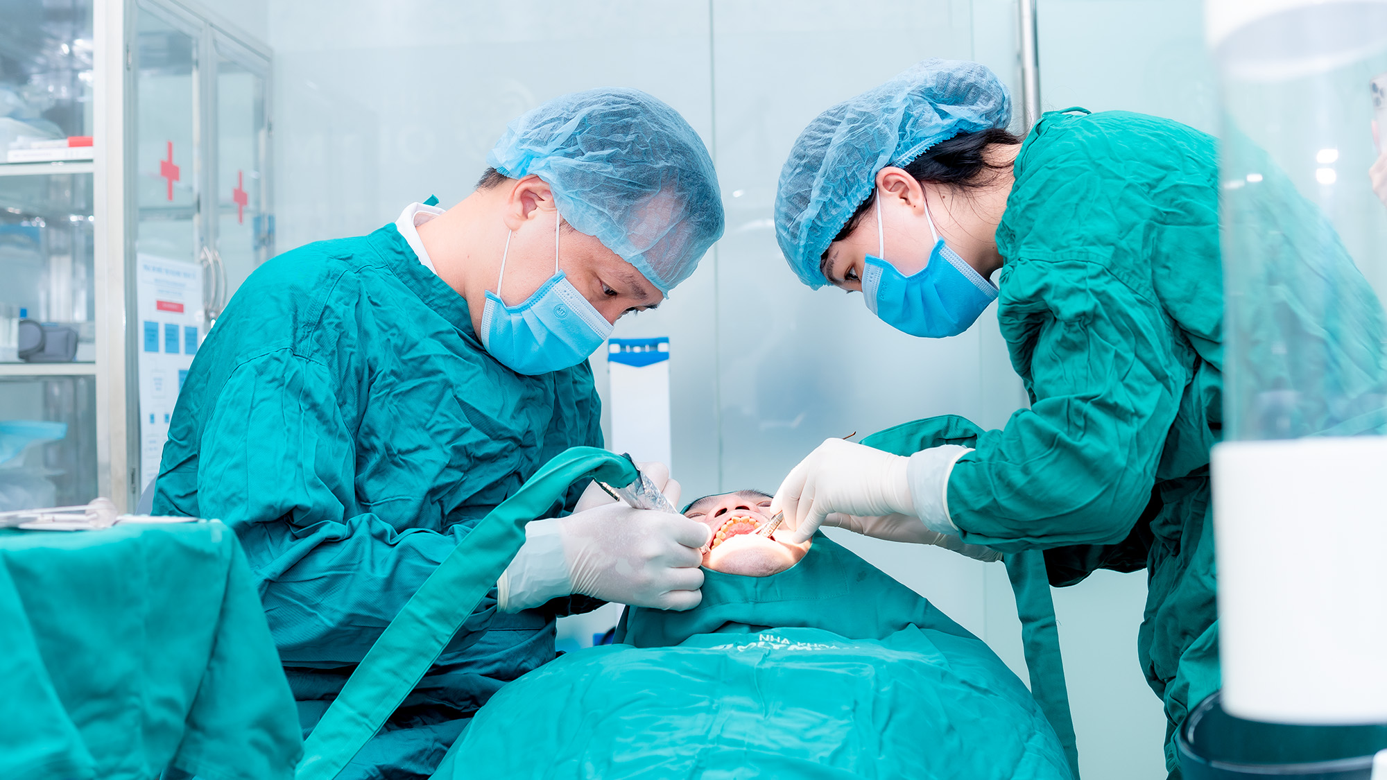 Hành trình hơn 20 năm chuyên sâu trồng răng Implant của ThS.BS Phạm Hùng Sơn