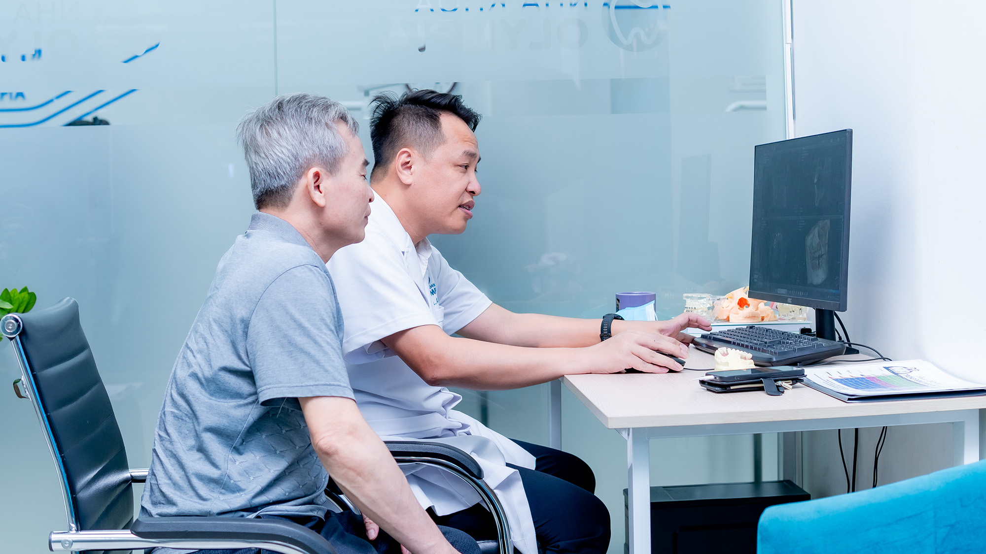 Khám và điều trị sớm – Đừng để mất răng quá lâu