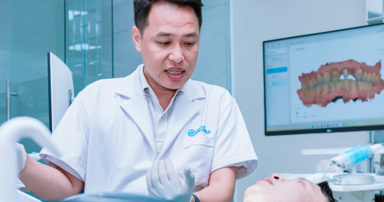 Điều trị Implant bằng kinh nghiệm và quy trình số hóa toàn diện