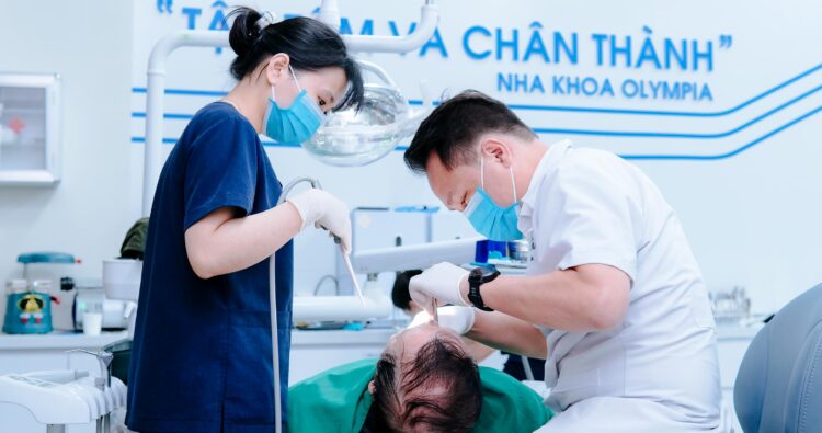 9 dấu hiệu nhận biết một phòng khám nha khoa uy tín – Cẩm nang cho người mất răng tìm đúng địa chỉ trồng răng 9 dấu hiệu nhận biết một phòng khám nha khoa uy tín – Cẩm nang cho người mất răng tìm đúng địa chỉ trồng răng